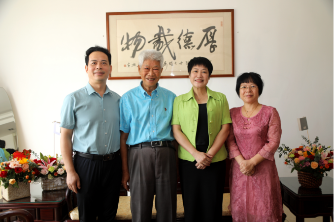 喜迎二十大|学校领导拜访谢联辉院士